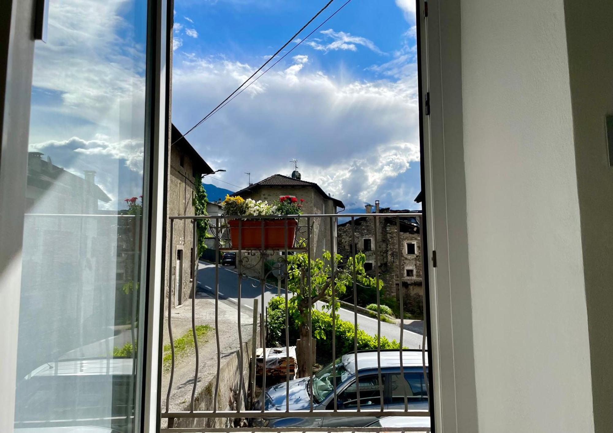 Ca Marasciol A 5 Minuti Dal Trenino Rosso Del Bernina Express Hotel Villa di Tirano Bagian luar foto